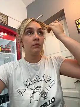 Snapshot of ayebran chatting on 11.27.25 ayebran online show from 11.27.25