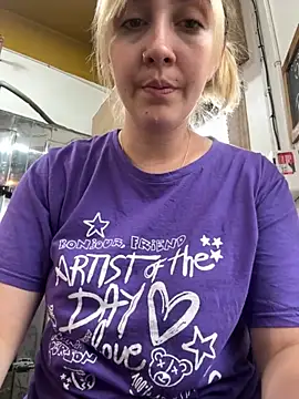 Snapshot of ayebran chatting on 11.29.25 ayebran online show from 11.29.25