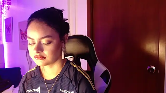 Sofia Tanaka online show from 09.09.25