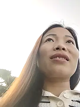 Annaacutee online show from 10.17.25