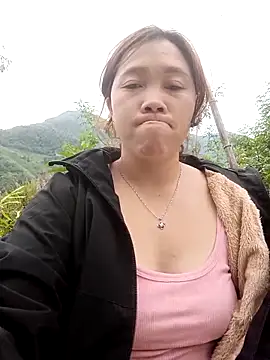 miumiu 00 online show from 10.22.25