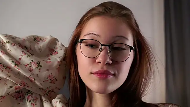 Snapshot of KarisaKusner chatting on 10.23.25 KarisaKusner online show from 10.23.25