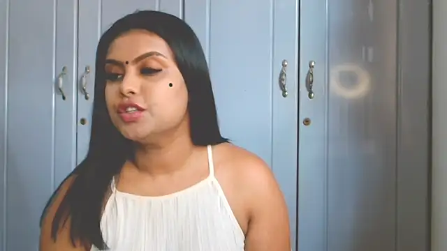 Indian GlowingMiax online show from 10.10.25