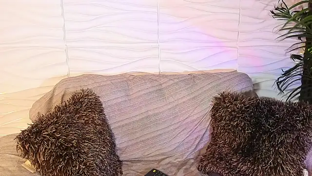 Suxan White  online show from 04.09.26