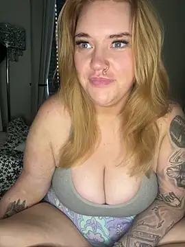 Snapshot of MysteriousMylaX chatting on 11.01.25 MysteriousMylaX online show from 11.01.25