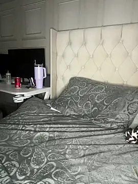 Snapshot of MysteriousMylaX chatting on 12.16.25 MysteriousMylaX online show from 12.16.25