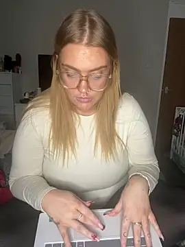 Snapshot of MysteriousMylaX chatting on 12.17.25 MysteriousMylaX online show from 12.17.25