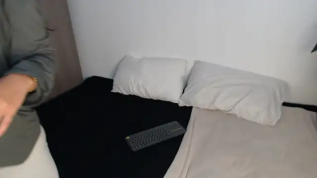   abrill   online show from 10.27.25