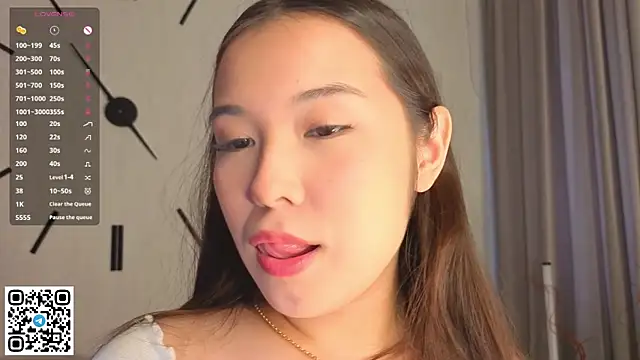 AlberthaEscue online show from 10.20.25