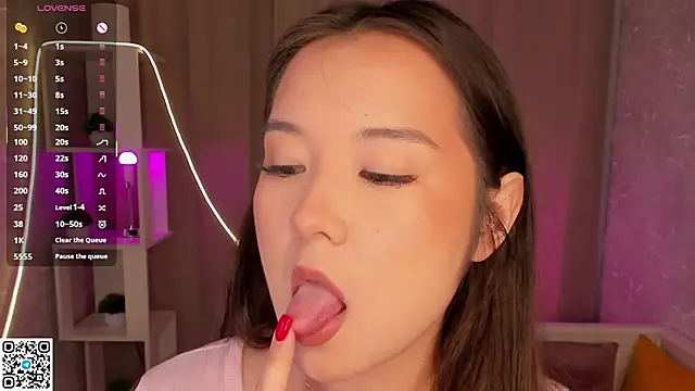 AlberthaEscue online show from 11.23.25