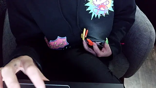 Snapshot of fetishslut4u chatting on 09.14.25 fetishslut4u online show from 09.14.25