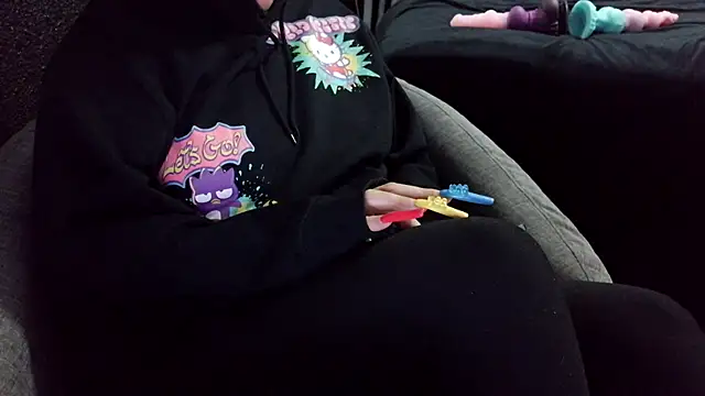 Snapshot of fetishslut4u chatting on 09.15.25 fetishslut4u online show from 09.15.25