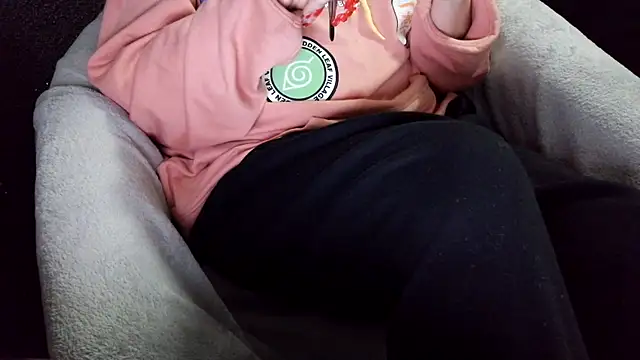 Snapshot of fetishslut4u chatting on 09.25.25 fetishslut4u online show from 09.25.25