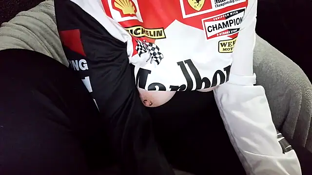 Snapshot of fetishslut4u chatting on 09.28.25 fetishslut4u online show from 09.28.25