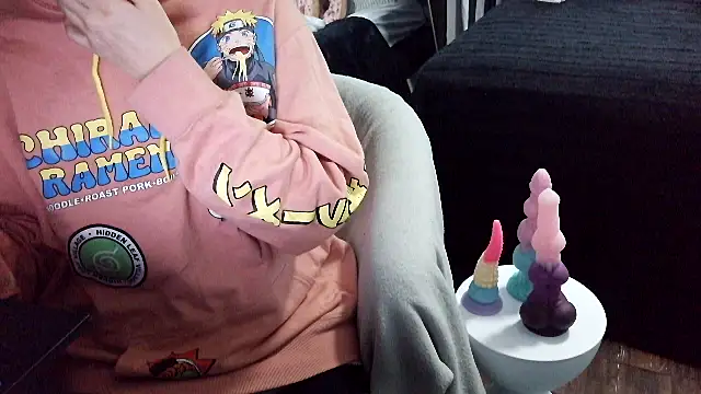 Snapshot of fetishslut4u chatting on 10.29.25 fetishslut4u online show from 10.29.25