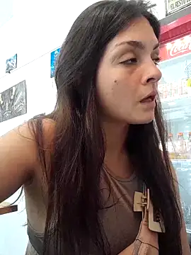 Danielaeliana online show from 11.25.25