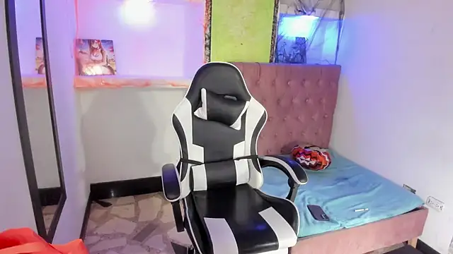 alison moon7 online show from 10.25.25