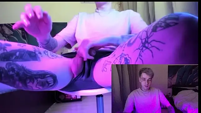 Snapshot of davesinner chatting on 01.12.26 davesinner online show from 01.12.26