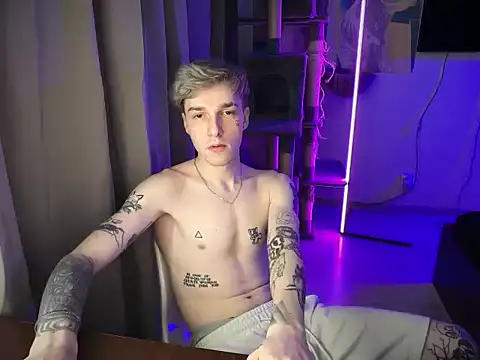 Snapshot of davesinner chatting on 02.27.26 davesinner online show from 02.27.26