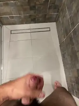 Snapshot of MrZli chatting on 10.13.25 MrZli online show from 10.13.25