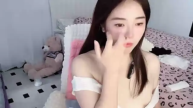 Snapshot of Xiali-166 chatting on 12.03.25 Xiali-166 online show from 12.03.25