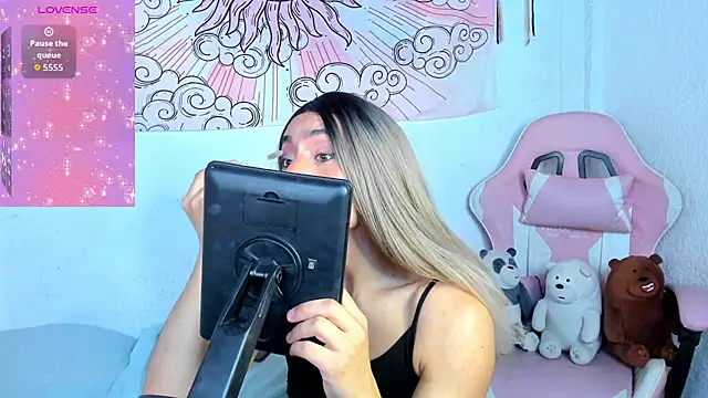Snapshot of brihanna_cooper chatting on 05.16.26 brihanna cooper online show from 05.16.26