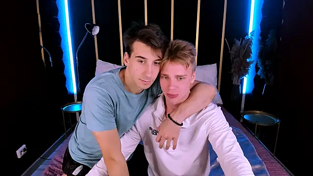 Snapshot of LawrenceMiles chatting on 10.05.25 LawrenceMiles online show from 10.05.25