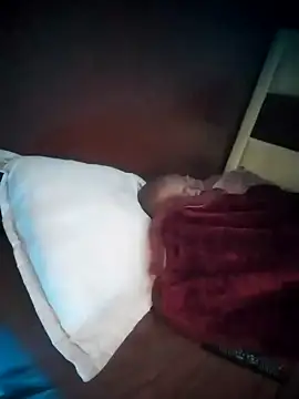 Snapshot of TinnyVsGiant chatting on 09.23.25 TinnyVsGiant online show from 09.23.25