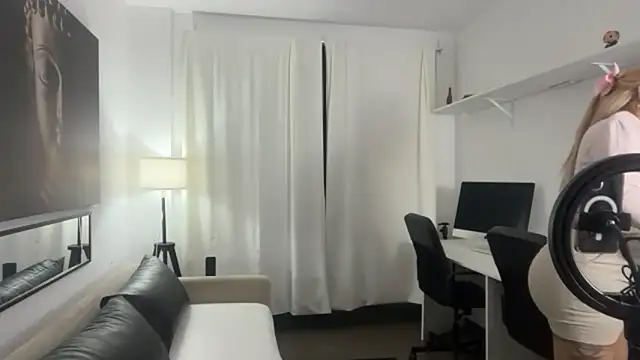 Snapshot of alrad chatting on 03.26.26 alrad online show from 03.26.26