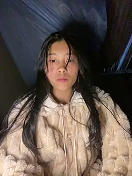 EmLy02 online show from 11.28.25