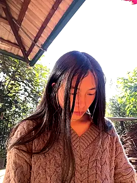 EmLy02 online show from 11.30.25