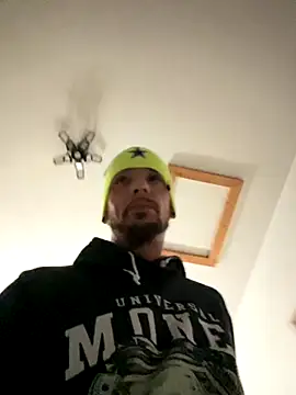 Snapshot of UrbanAnsaid chatting on 10.16.25 UrbanAnsaid online show from 10.16.25