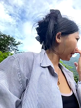 Miumieu online show from 10.23.25