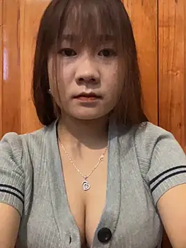 qinejr37 online show from 10.18.25