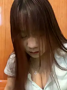 qinejr37 online show from 10.28.25