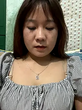 qinejr37 online show from 11.24.25