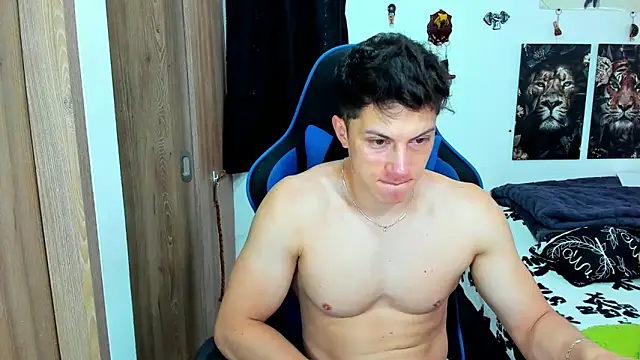 Snapshot of javiersexymann chatting on 02.17.25 javiersexymann online show from 02.17.25