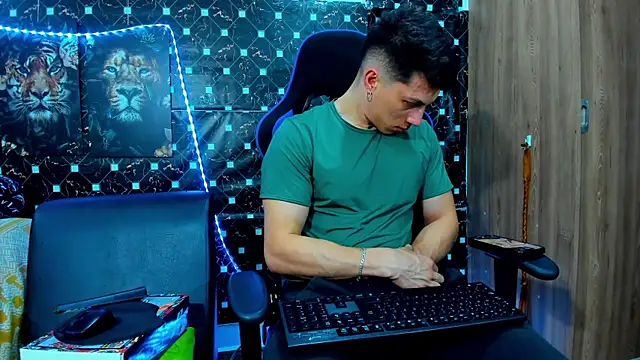 Snapshot of javiersexymann chatting on 09.23.25 javiersexymann online show from 09.23.25