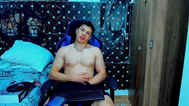 Snapshot of javiersexymann chatting on 12.16.25 javiersexymann online show from 12.16.25