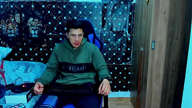 Snapshot of javiersexymann chatting on 12.17.25 javiersexymann online show from 12.17.25