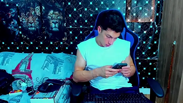 Snapshot of javiersexymann chatting on 12.19.25 javiersexymann online show from 12.19.25