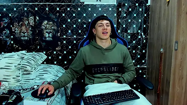 Snapshot of javiersexymann chatting on 02.20.26 javiersexymann online show from 02.20.26