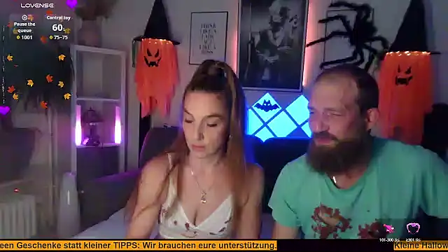 XBellaXundXUweX online show from 10.22.25