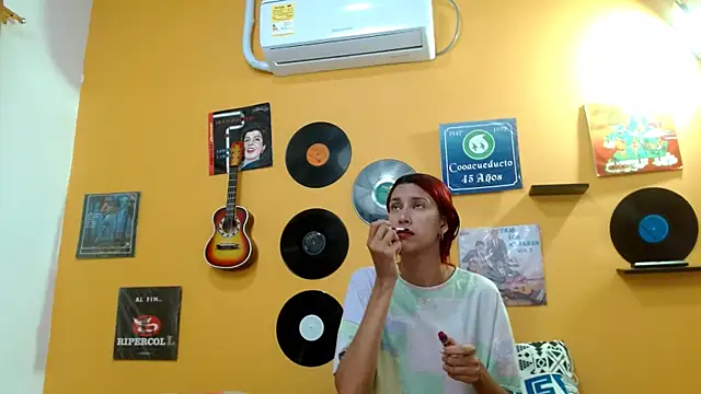 skinnyverus18 online show from 11.06.25