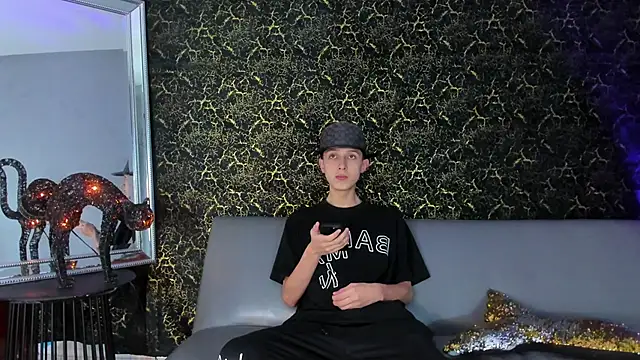 Snapshot of ArthurCox chatting on 10.24.25 ArthurCox online show from 10.24.25