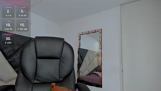 SaraWagner  online show from 12.02.25