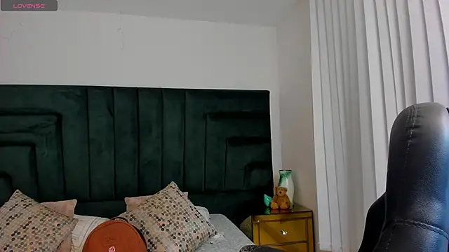 SaraWagner  online show from 02.06.26