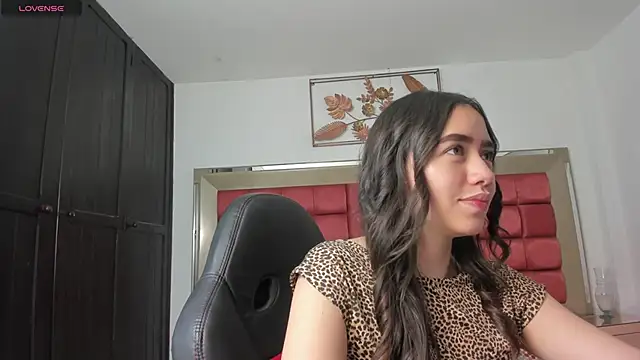 SaraWagner  online show from 06.08.26