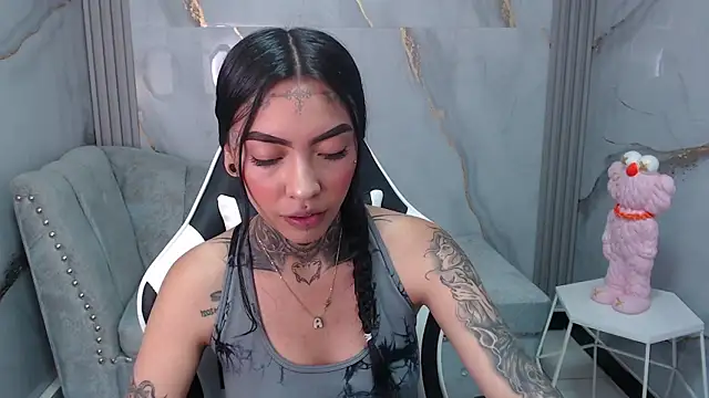 Ashley Blum v online show from 09.15.25