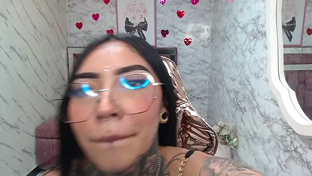 Ashley Blum v online show from 10.27.25